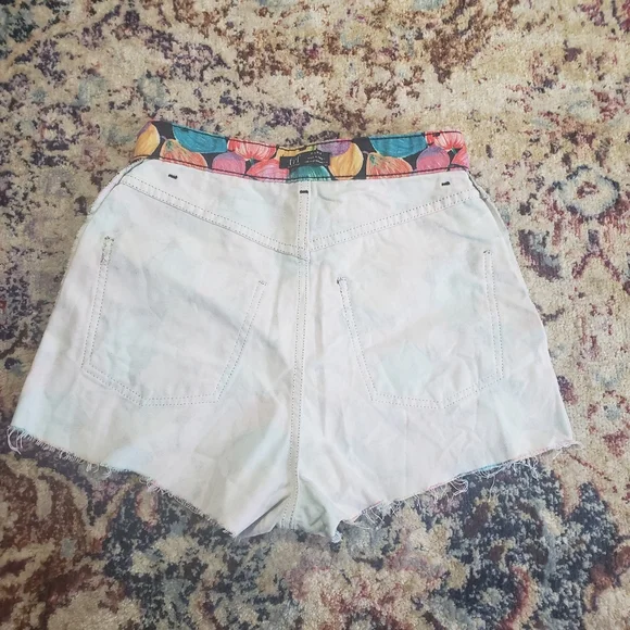 Zara High Rise Denim Shorts Festival Colorful Fruit Print Raw Hem Size 4 - Picture 7 of 11